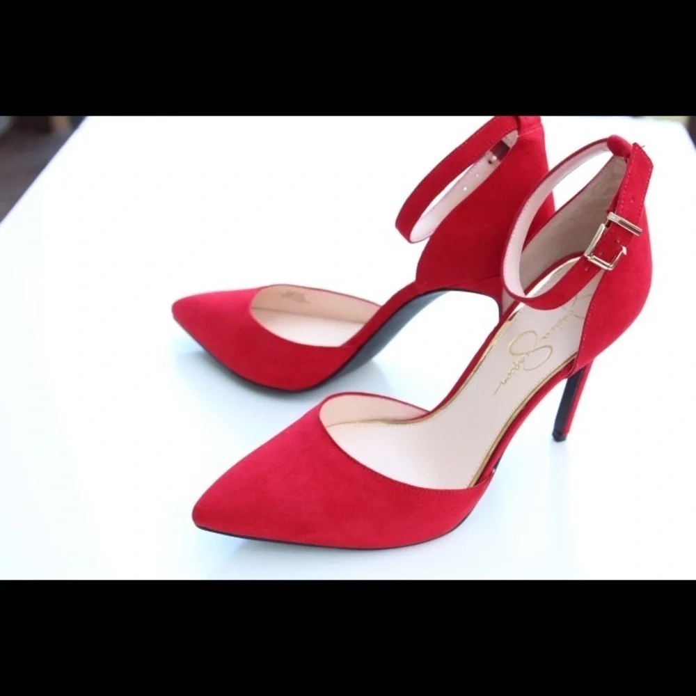 Jessica Simpson Parker pumps
